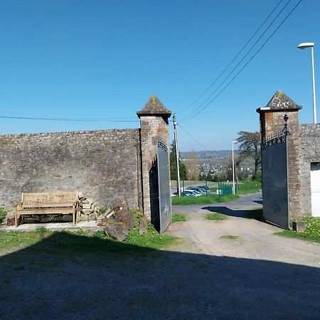 Maison Chaleureuse Avec Terrasse Et Vue Baie 阿夫朗什 外观 照片